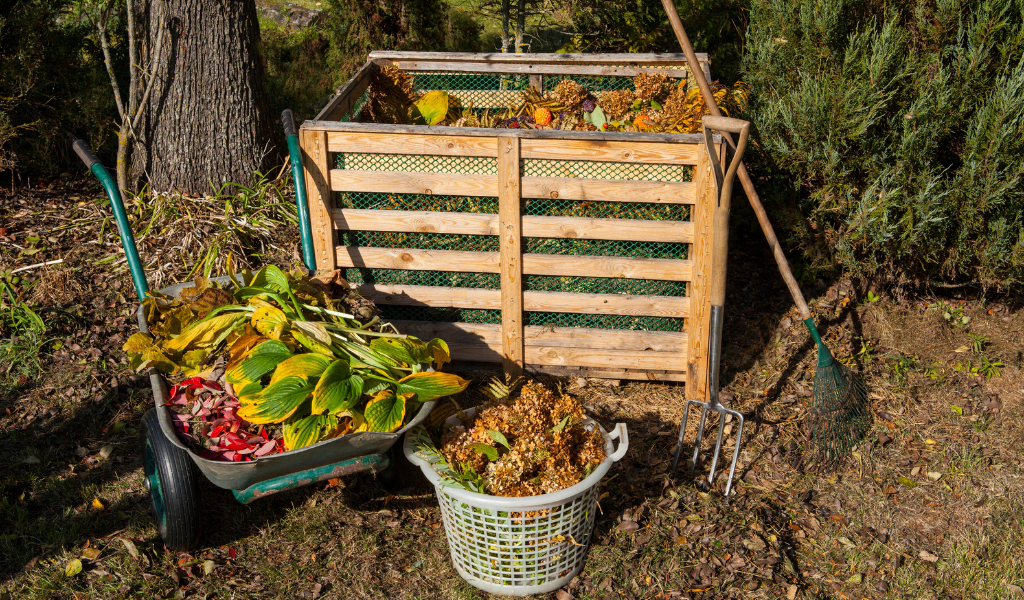 Compost alchemy: how aerobic and anaerobic microbes work together to regenerate soil